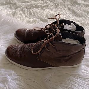 Ben Sherman brown tan size 10 men’s chukka boots